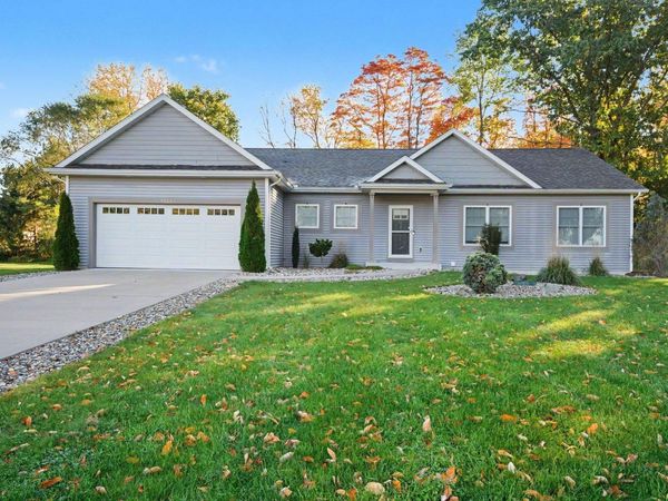 53440 Wallace Lane, South Bend, IN 46635