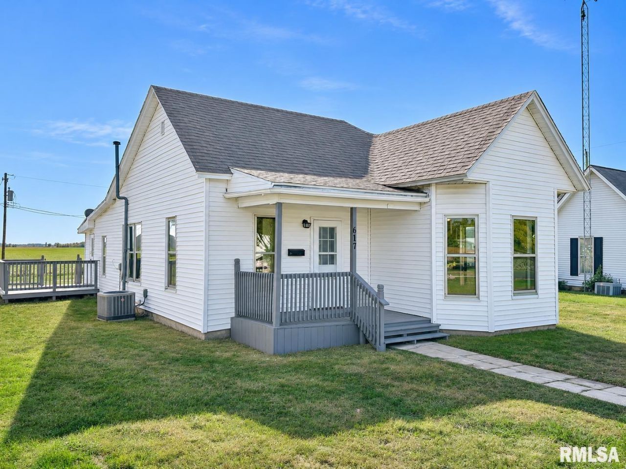 617 Railroad Street, Chapin, IL 62628 Main Photo