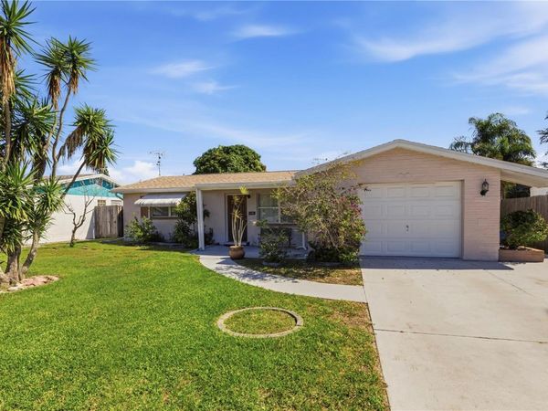 1042 VIKING DRIVE , HOLIDAY, FL 34691