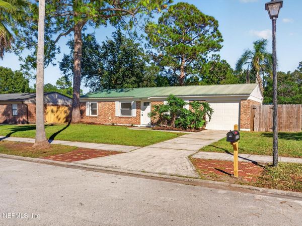 2227 DUMFRIES Circle E, Jacksonville, FL 32246