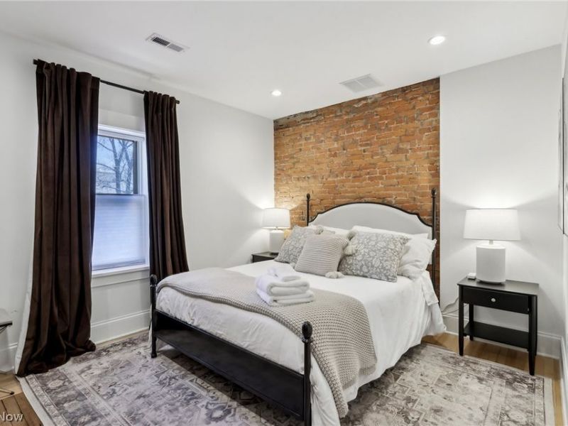 3015 Chatham Avenue, Cleveland, OH 44113 Photo 19