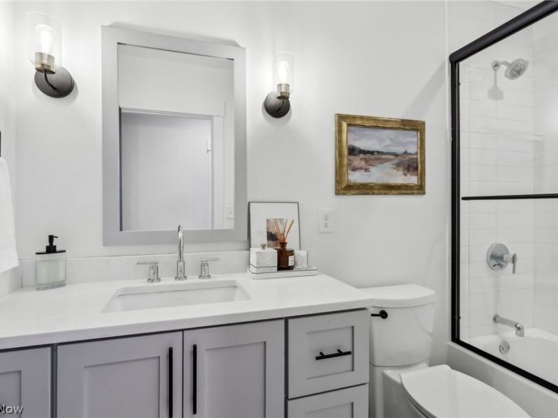 3015 Chatham Avenue, Cleveland, OH 44113 Photo 20