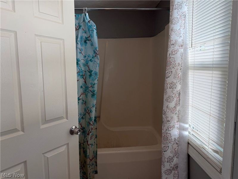 227 N East Street, Medina, OH 44256 Photo 15