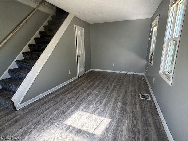227 N East Street, Medina, OH 44256 Photo 2