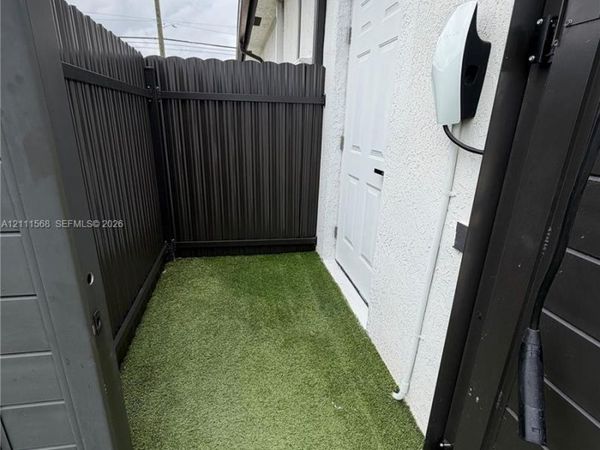 Unit rear, Miami, FL 33177