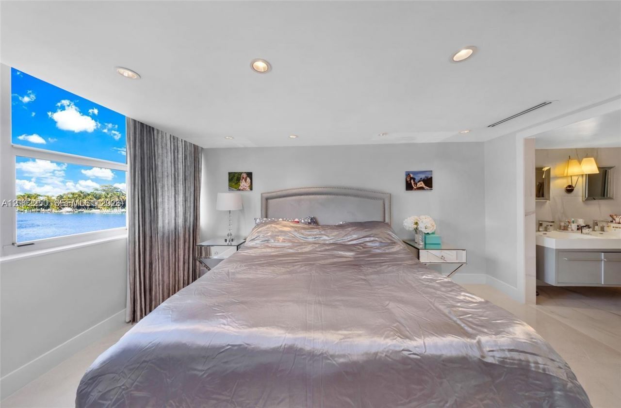 5838 Collins Ave , Unit 2F, Miami Beach, FL 33140 Photo