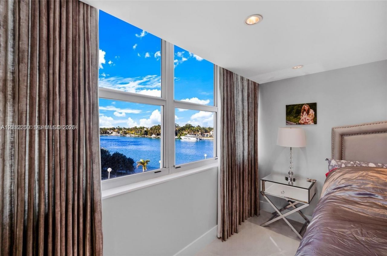 5838 Collins Ave , Unit 2F, Miami Beach, FL 33140 Photo