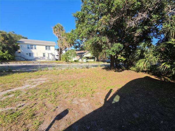 820 PARIS AVENUE S, ST PETERSBURG, FL 33701