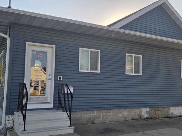 2201 Falls Avenue, Waterloo, IA 50701