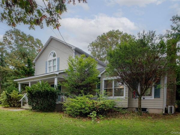 50 Argonne Road E, Hampton Bays, NY 11946