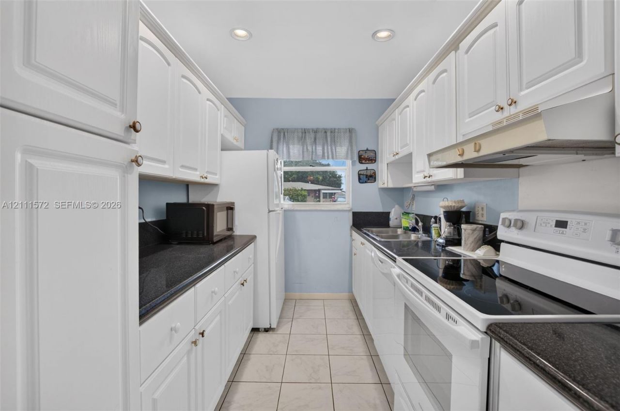 1010 E Circle Ter E, Unit A, Delray Beach, FL 33445 Photo