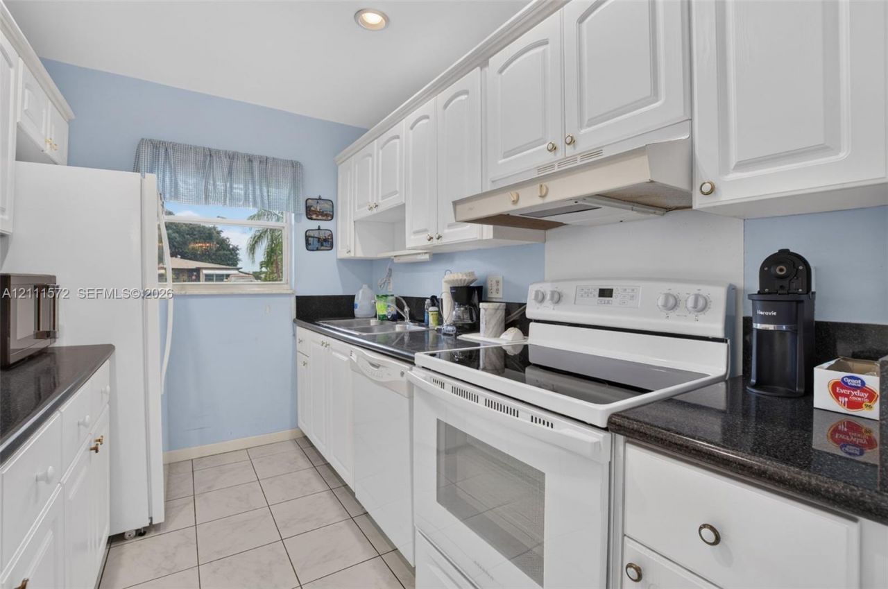 1010 E Circle Ter E, Unit A, Delray Beach, FL 33445 Photo