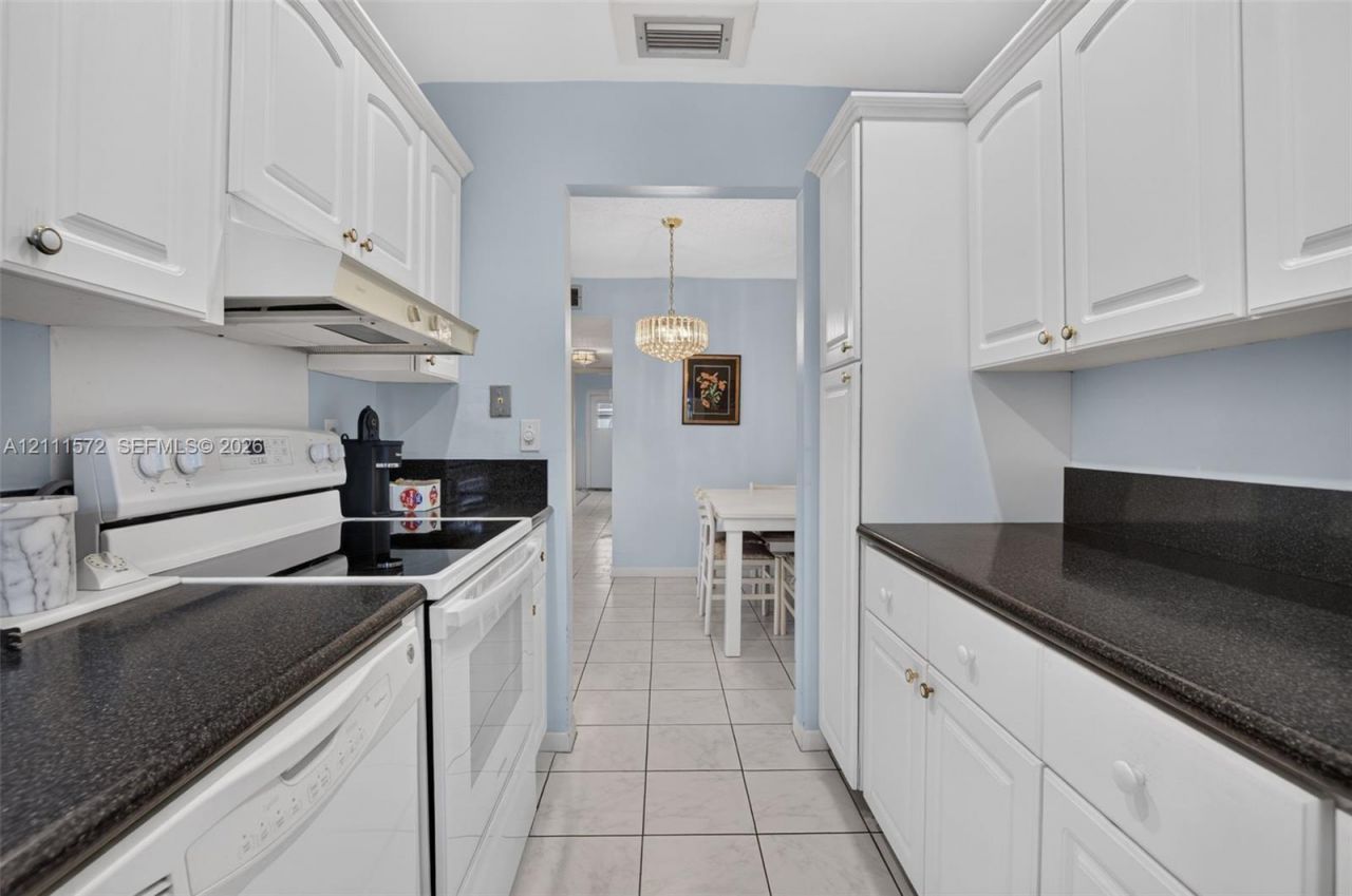 1010 E Circle Ter E , Unit A, Delray Beach, FL 33445 Photo