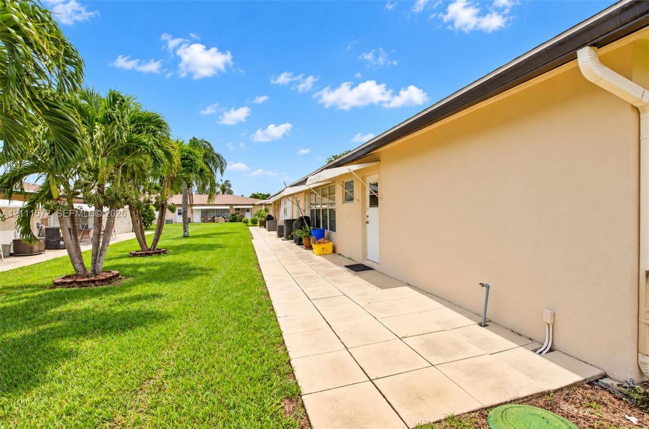 1010 E Circle Ter E , Unit A, Delray Beach, FL 33445 Photo