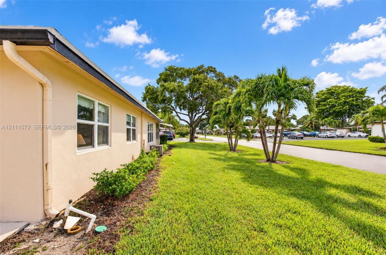 1010 E Circle Ter E , Unit A, Delray Beach, FL 33445 Photo