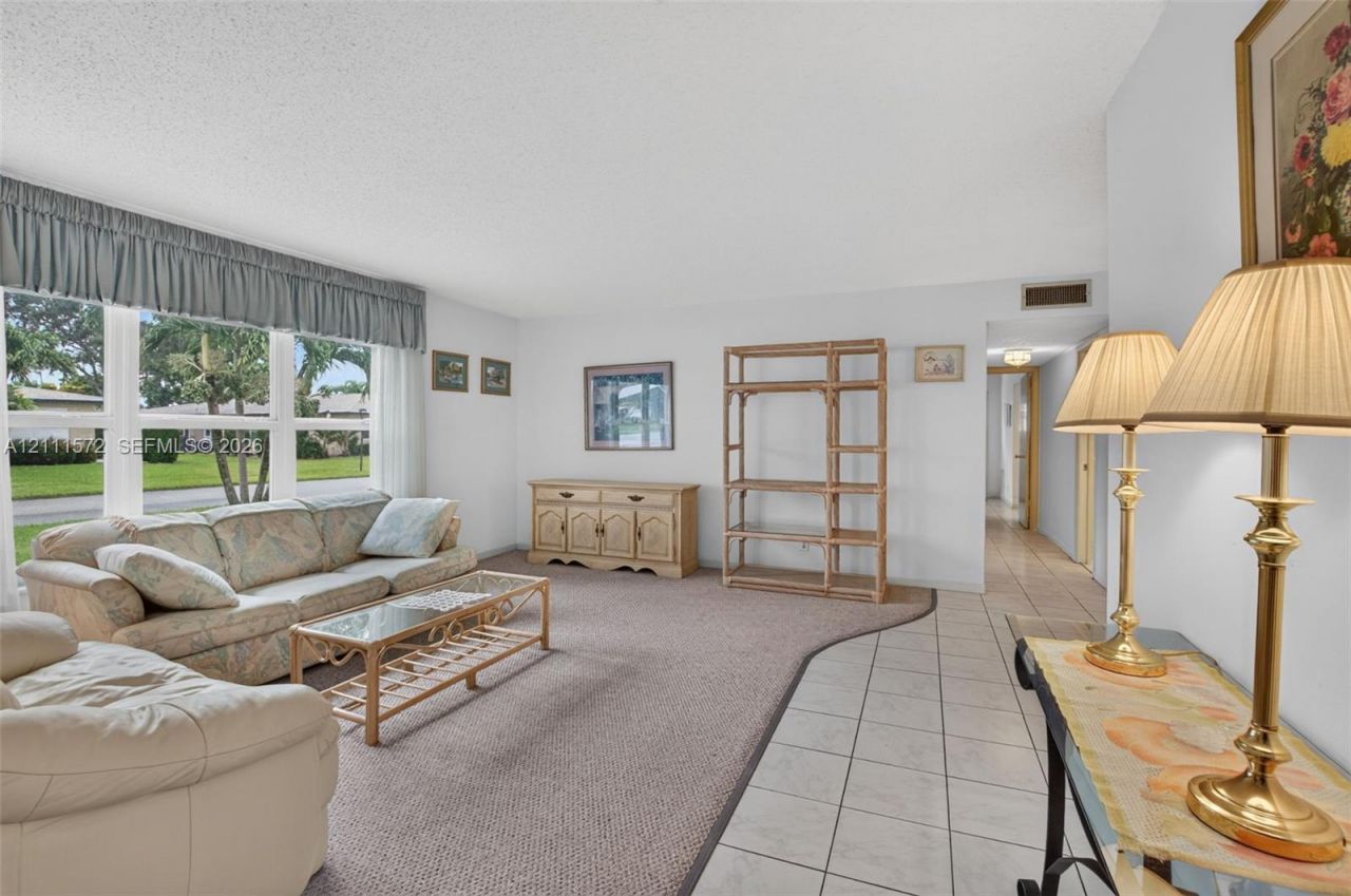 1010 E Circle Ter E , Unit A, Delray Beach, FL 33445 Photo