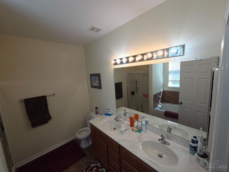 2407 Bluffcrest Lane, Cincinnati, OH 45238 Photo 12