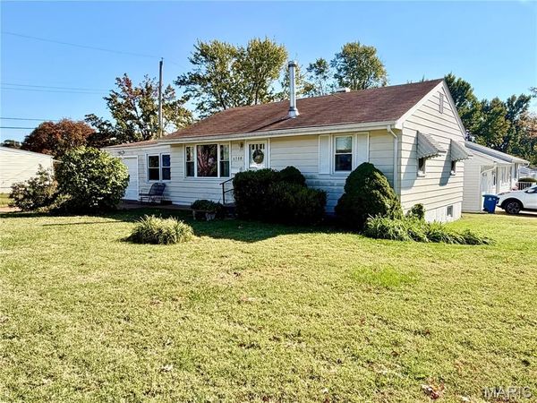 6308 Sheppard Drive, St Louis, MO 63123