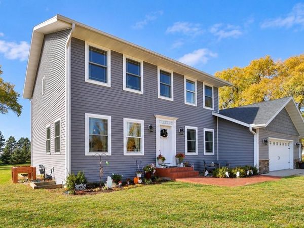 1527 2nd Street NE, Staples, MN 56479