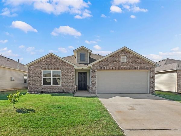 11801 Casey Drive, Yukon, OK 73099