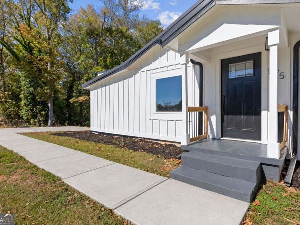 575 Laurelwood Drive, Tyrone, GA 30290