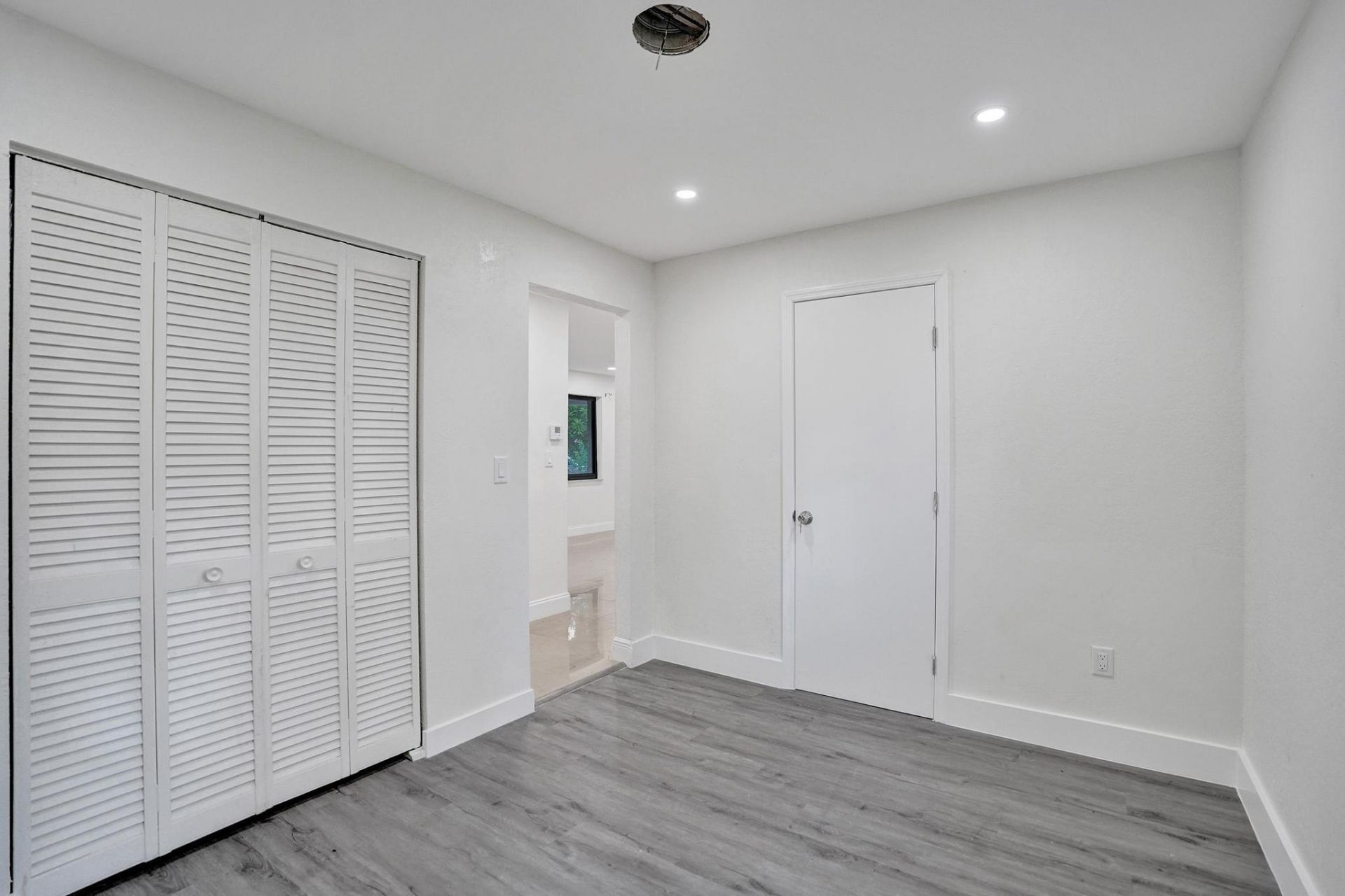 393 Cypress Avenue, West Palm Beach, FL 33415 Photo