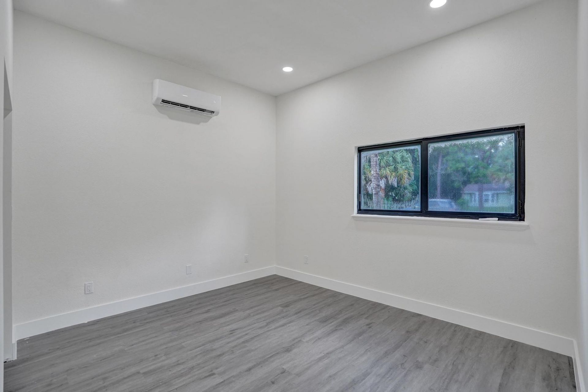 393 Cypress Avenue, West Palm Beach, FL 33415 Photo