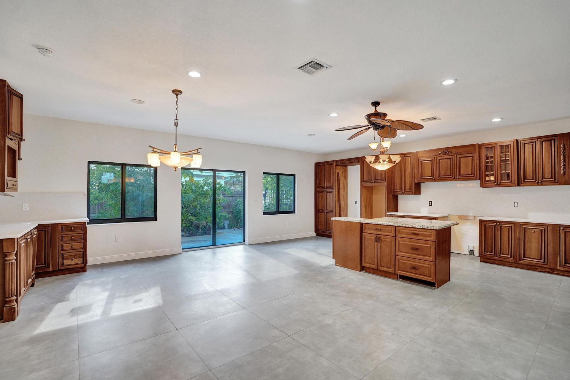 393 Cypress Avenue, West Palm Beach, FL 33415 Photo