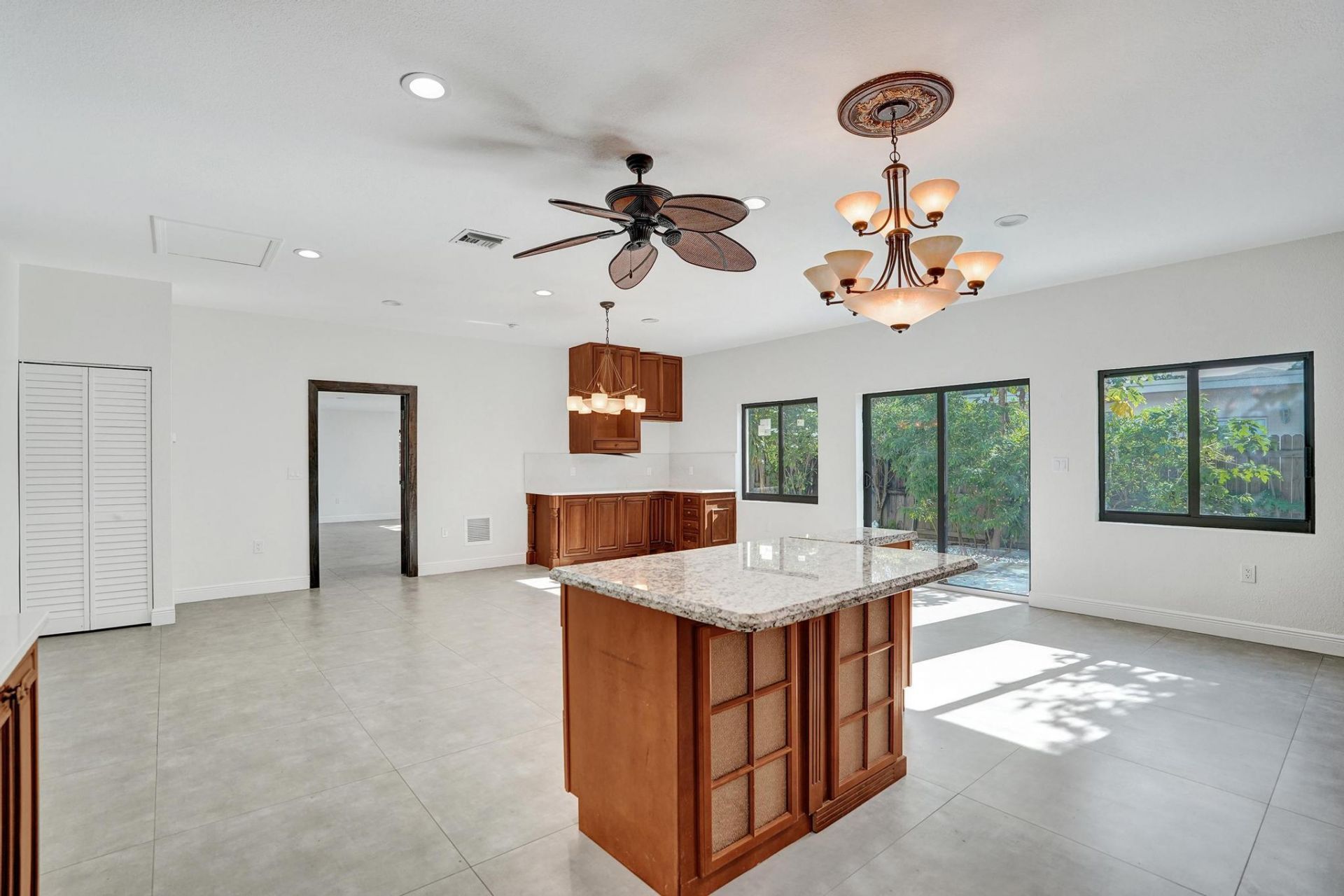 393 Cypress Avenue, West Palm Beach, FL 33415 Photo