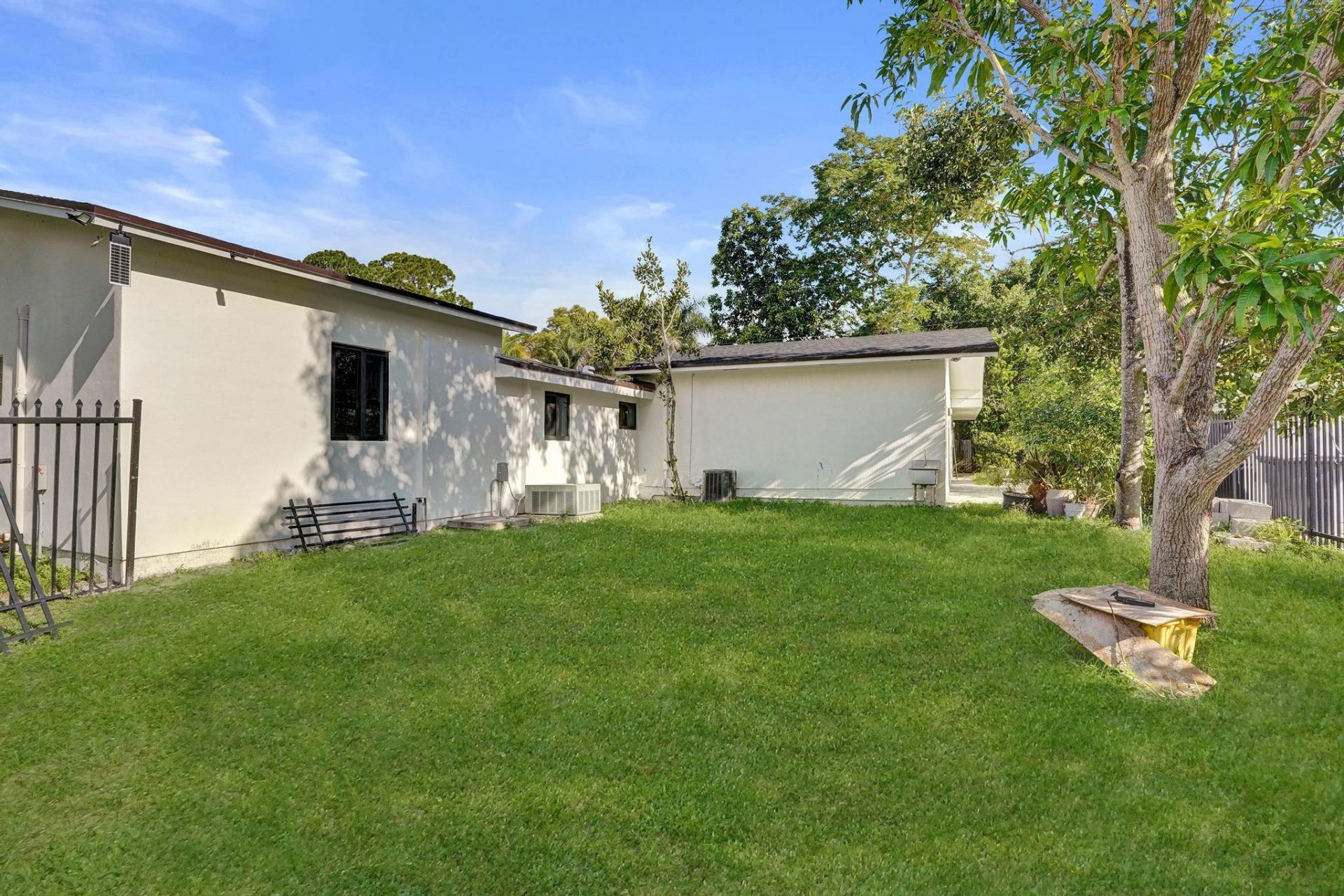 393 Cypress Avenue, West Palm Beach, FL 33415 Photo