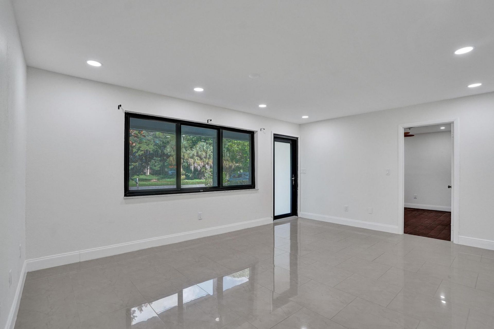 393 Cypress Avenue, West Palm Beach, FL 33415 Photo