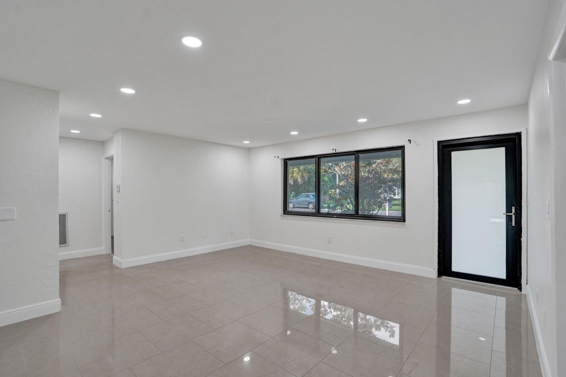 393 Cypress Avenue, West Palm Beach, FL 33415 Photo
