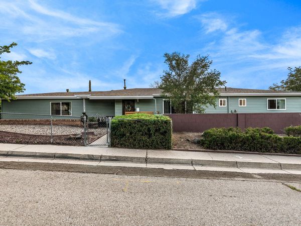 1701 Vassar Drive SE, Albuquerque, NM 87106