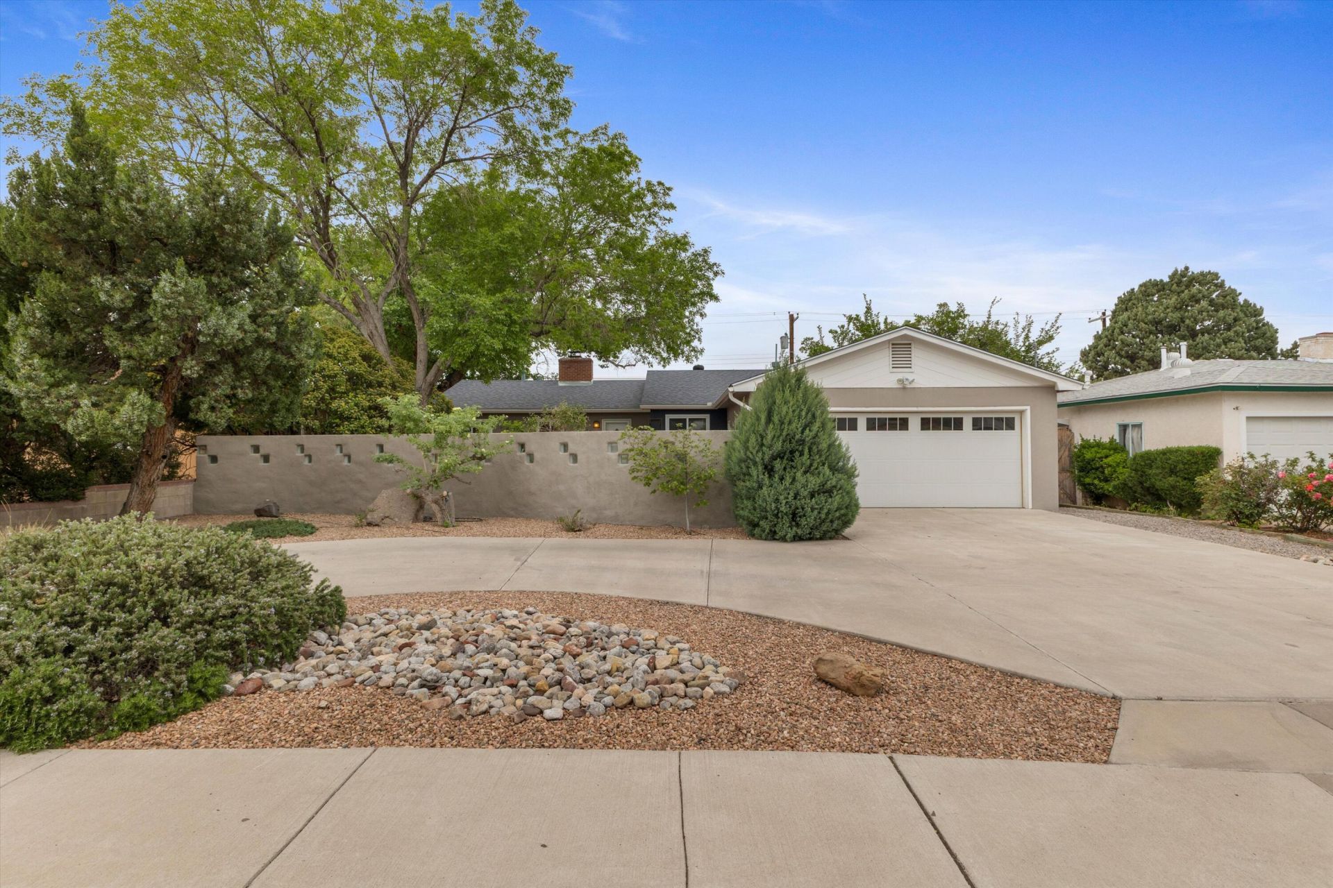 1513 Dartmouth Drive Ne, Albuquerque, NM 87106 Main Photo
