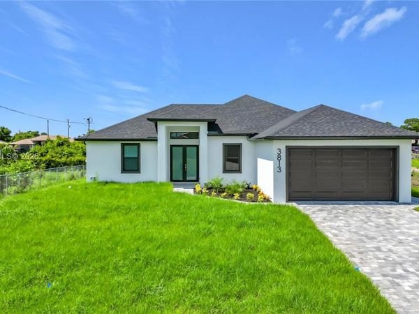 3813 SW 26th Street , Lehigh Acres, FL 33976