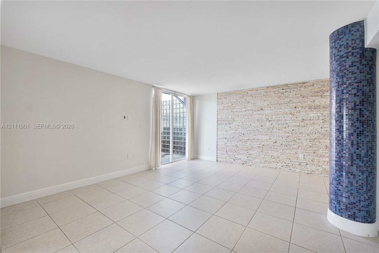 2977 Mcfarlane Rd , Unit 9, Miami, FL 33133 Photo