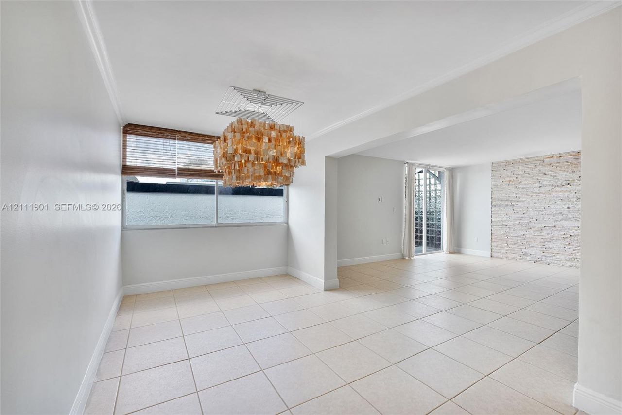 2977 Mcfarlane Rd , Unit 9, Miami, FL 33133 Photo