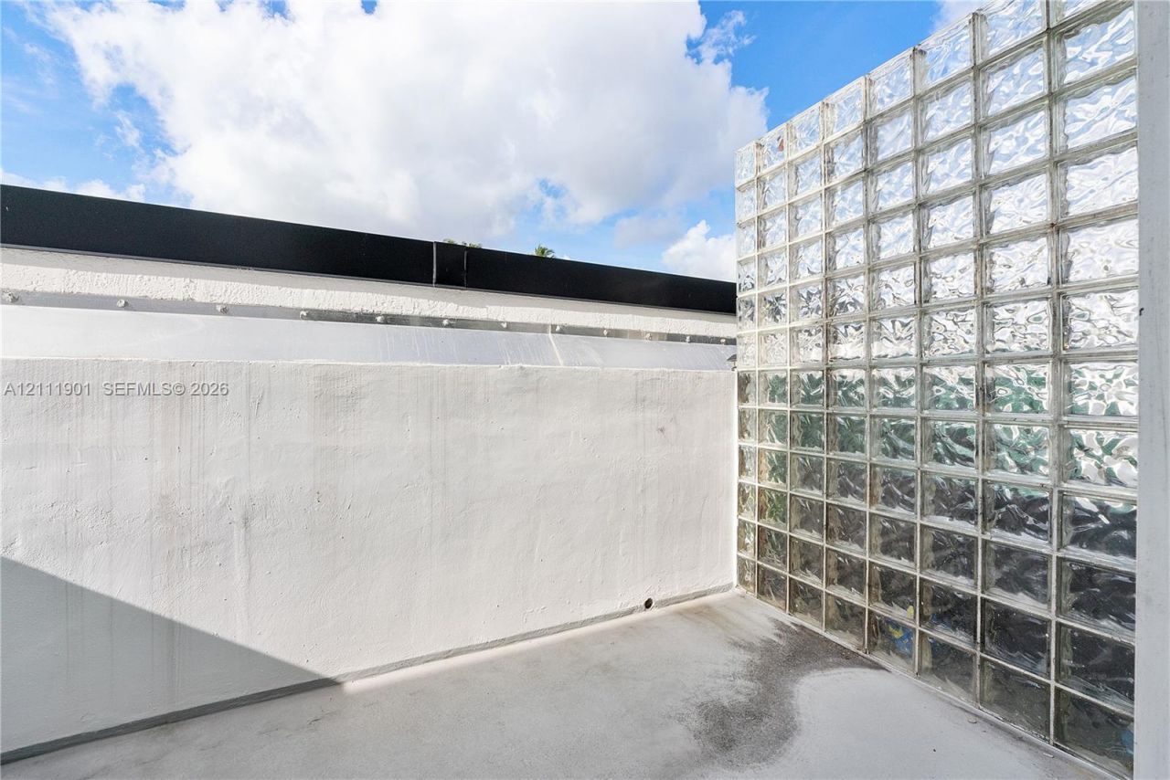 2977 Mcfarlane Rd , Unit 9, Miami, FL 33133 Photo