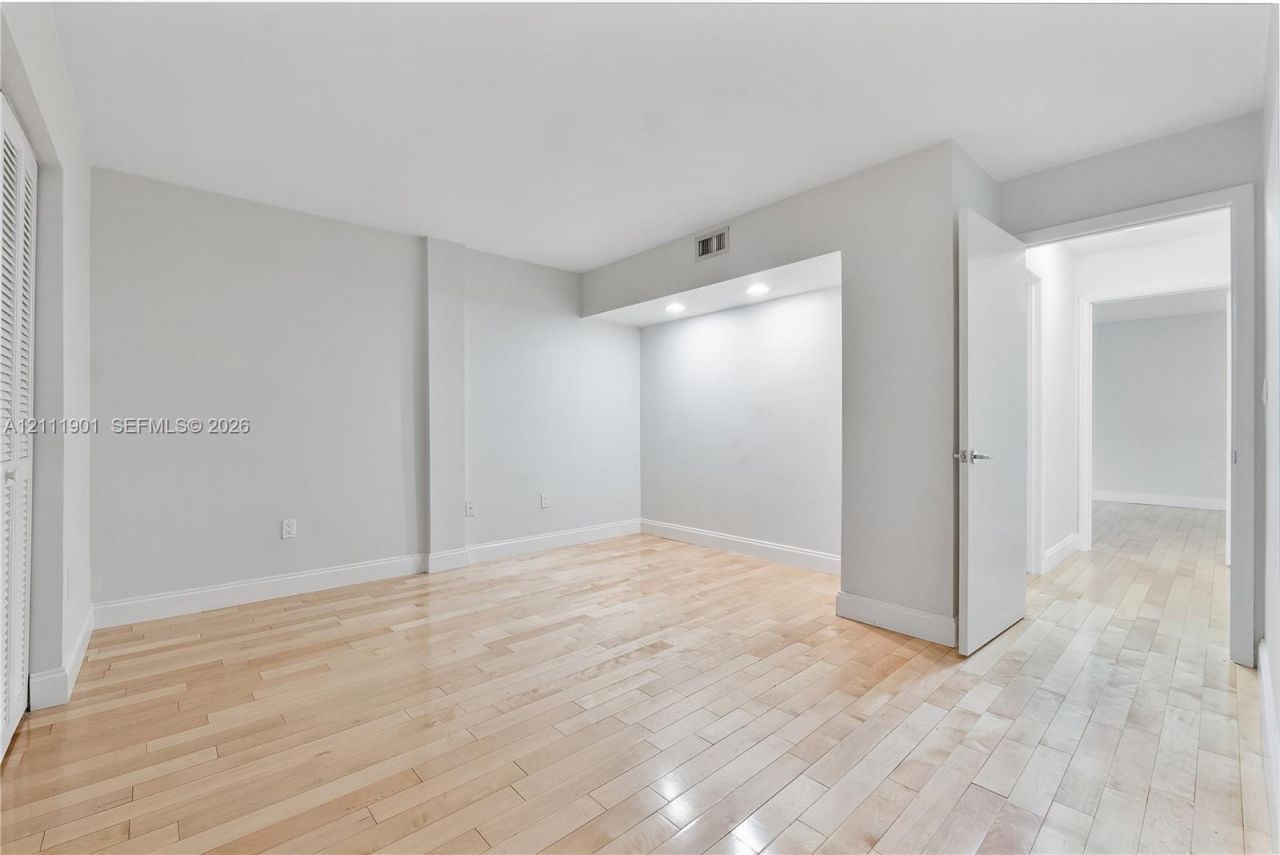 2977 Mcfarlane Rd , Unit 9, Miami, FL 33133 Photo