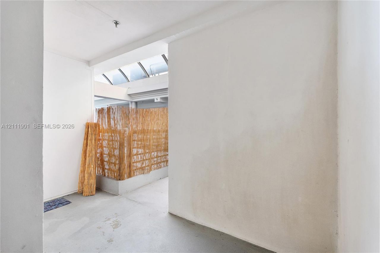 2977 Mcfarlane Rd , Unit 9, Miami, FL 33133 Photo