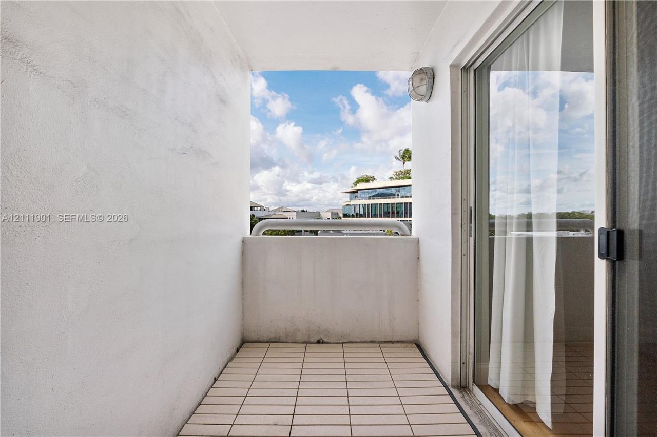 2977 Mcfarlane Rd , Unit 9, Miami, FL 33133 Photo