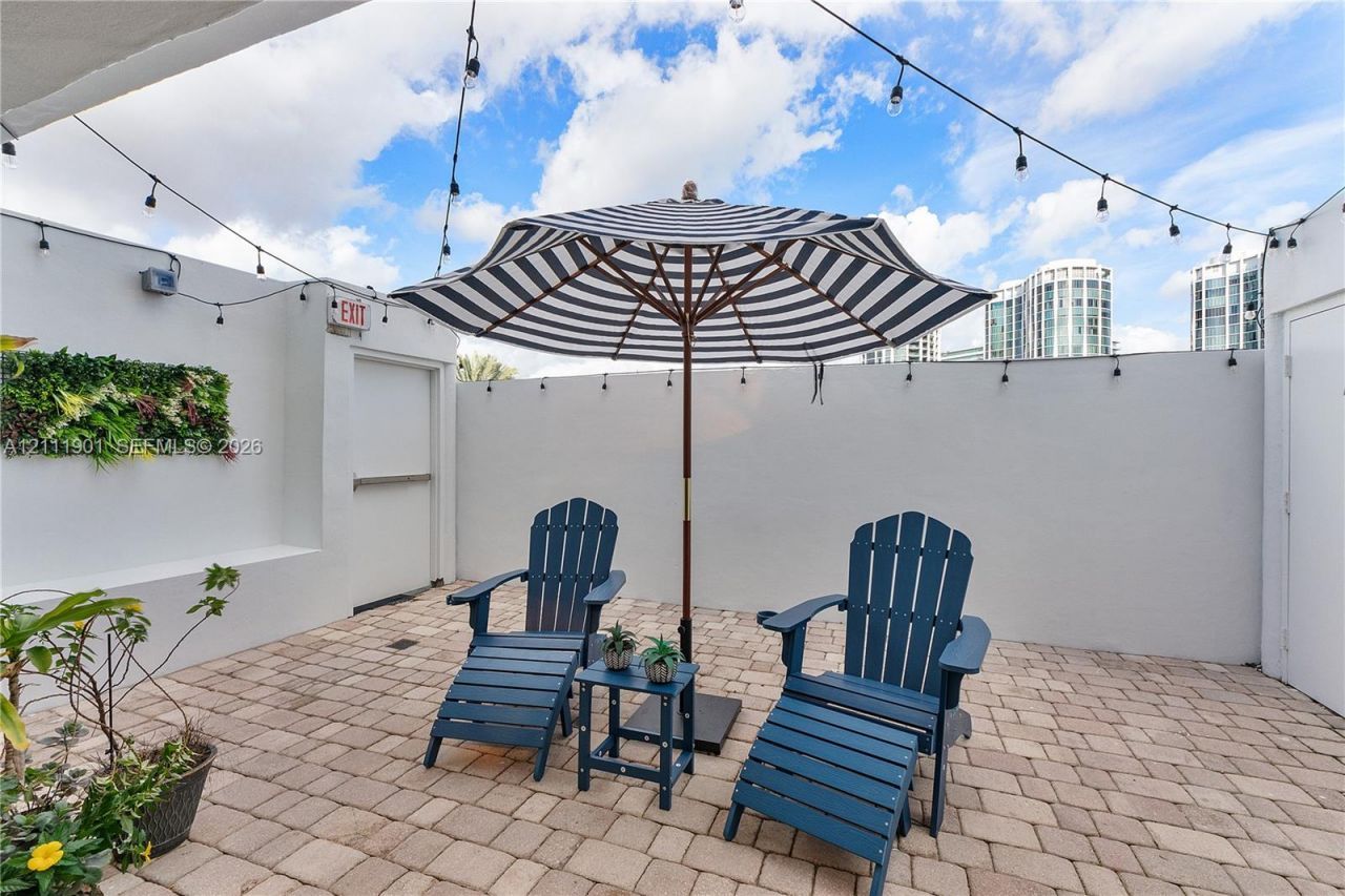 2977 Mcfarlane Rd , Unit 9, Miami, FL 33133 Photo