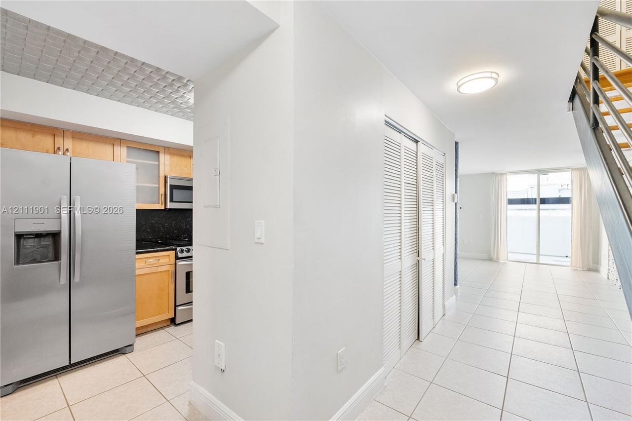 2977 Mcfarlane Rd , Unit 9, Miami, FL 33133 Photo