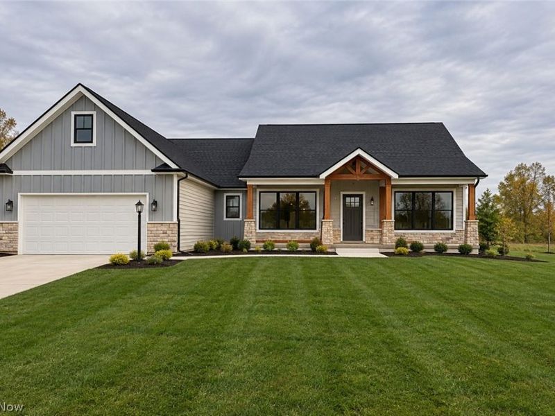4035 Shelly Lynn Drive, New Middletown, OH 44442 Photo 1
