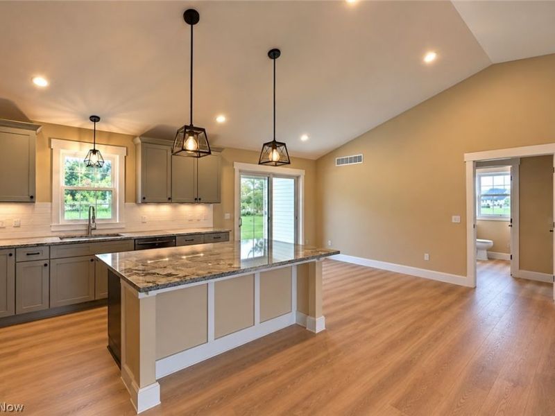 4035 Shelly Lynn Drive, New Middletown, OH 44442 Photo 5