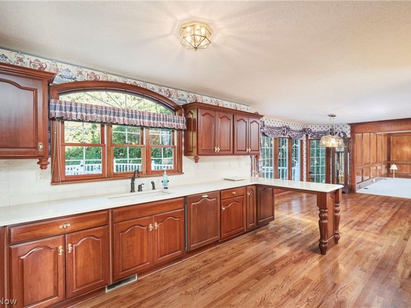 470 Augusta Drive, Akron, OH 44333 Photo 8