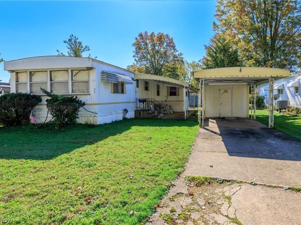 51 Patio Lane, Olmsted Twp, OH 44138