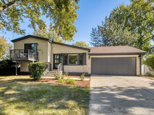 5623 Tennessee Avenue, Clarendon Hills, IL 60514