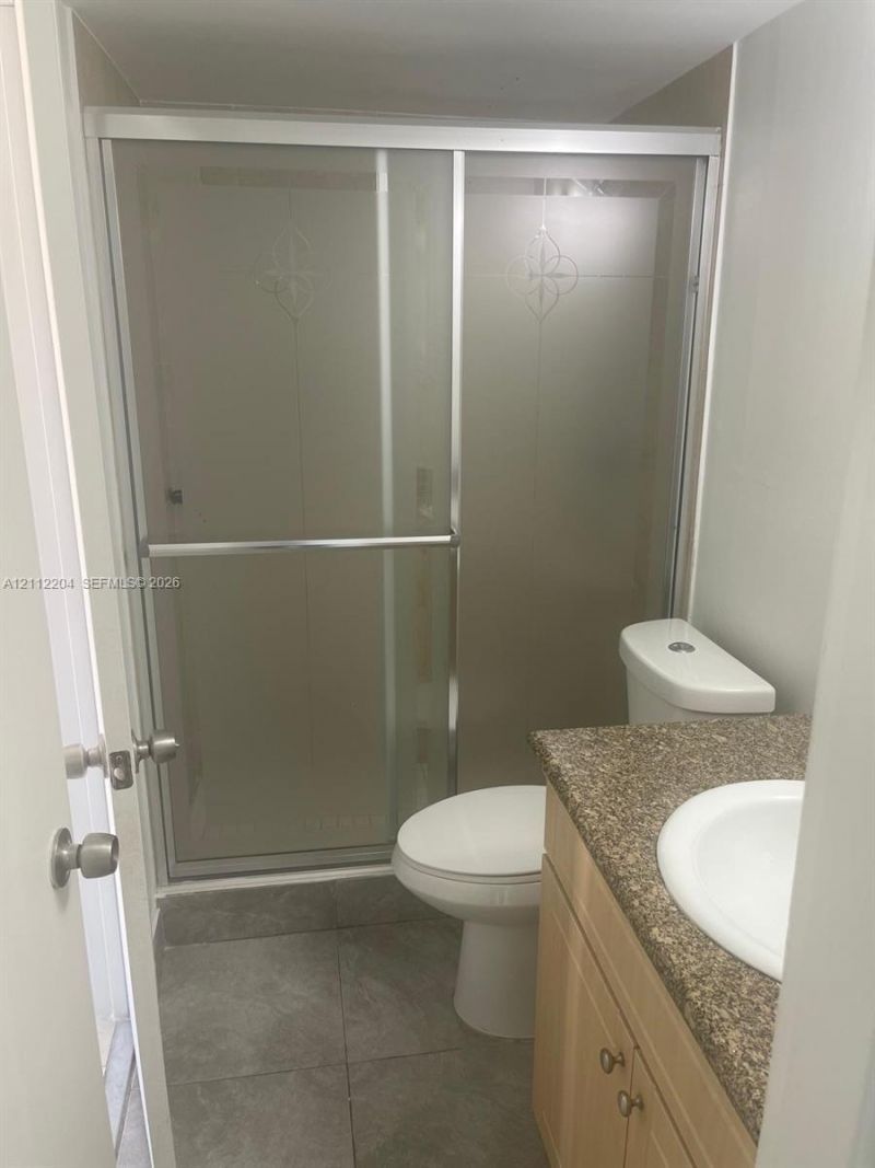 2020 NE 135th St , Unit 910, North Miami, FL 33181 Photo
