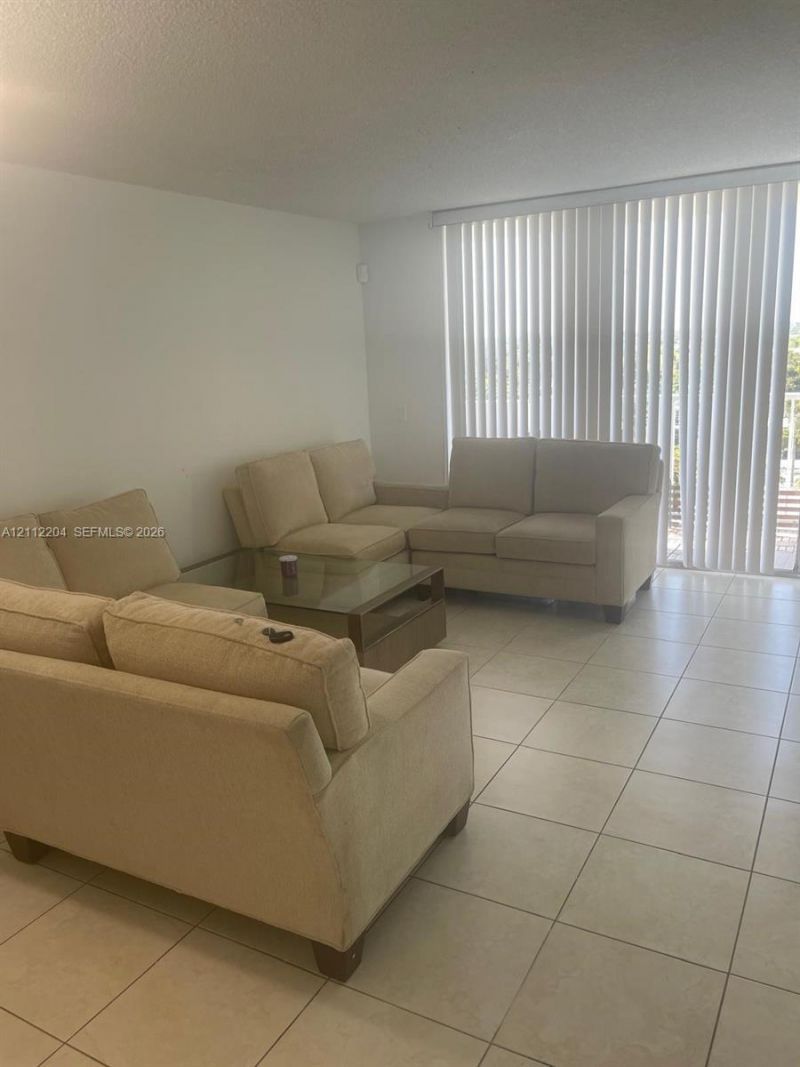 2020 NE 135th St , Unit 910, North Miami, FL 33181 Photo